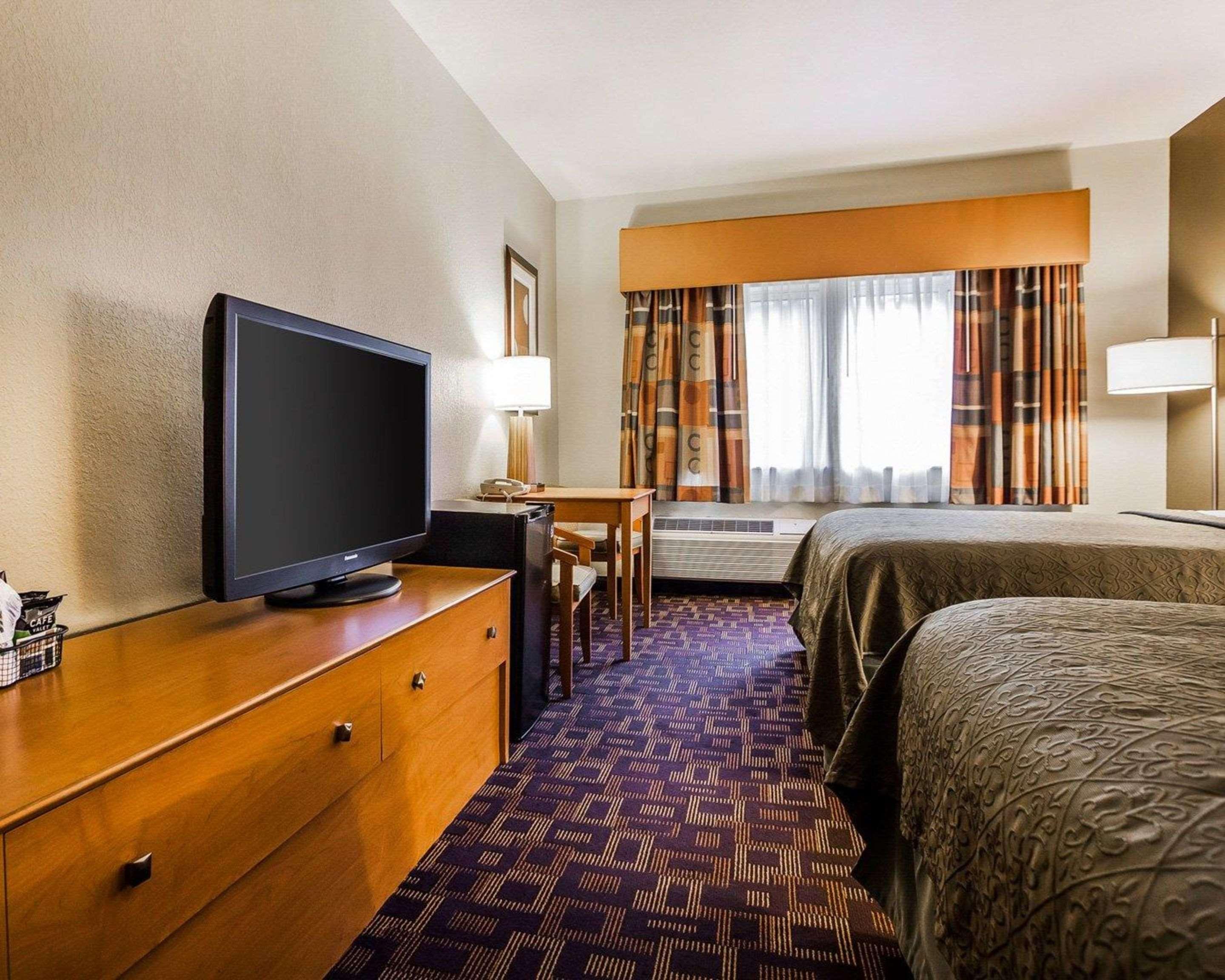 Quality Inn & Suites Des Moines Airport Ngoại thất bức ảnh