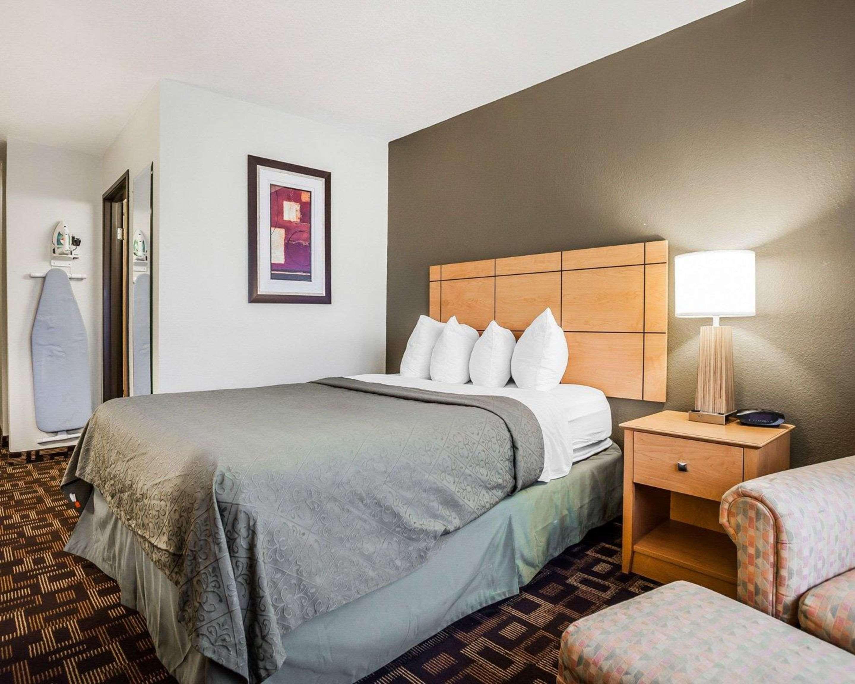 Quality Inn & Suites Des Moines Airport Ngoại thất bức ảnh