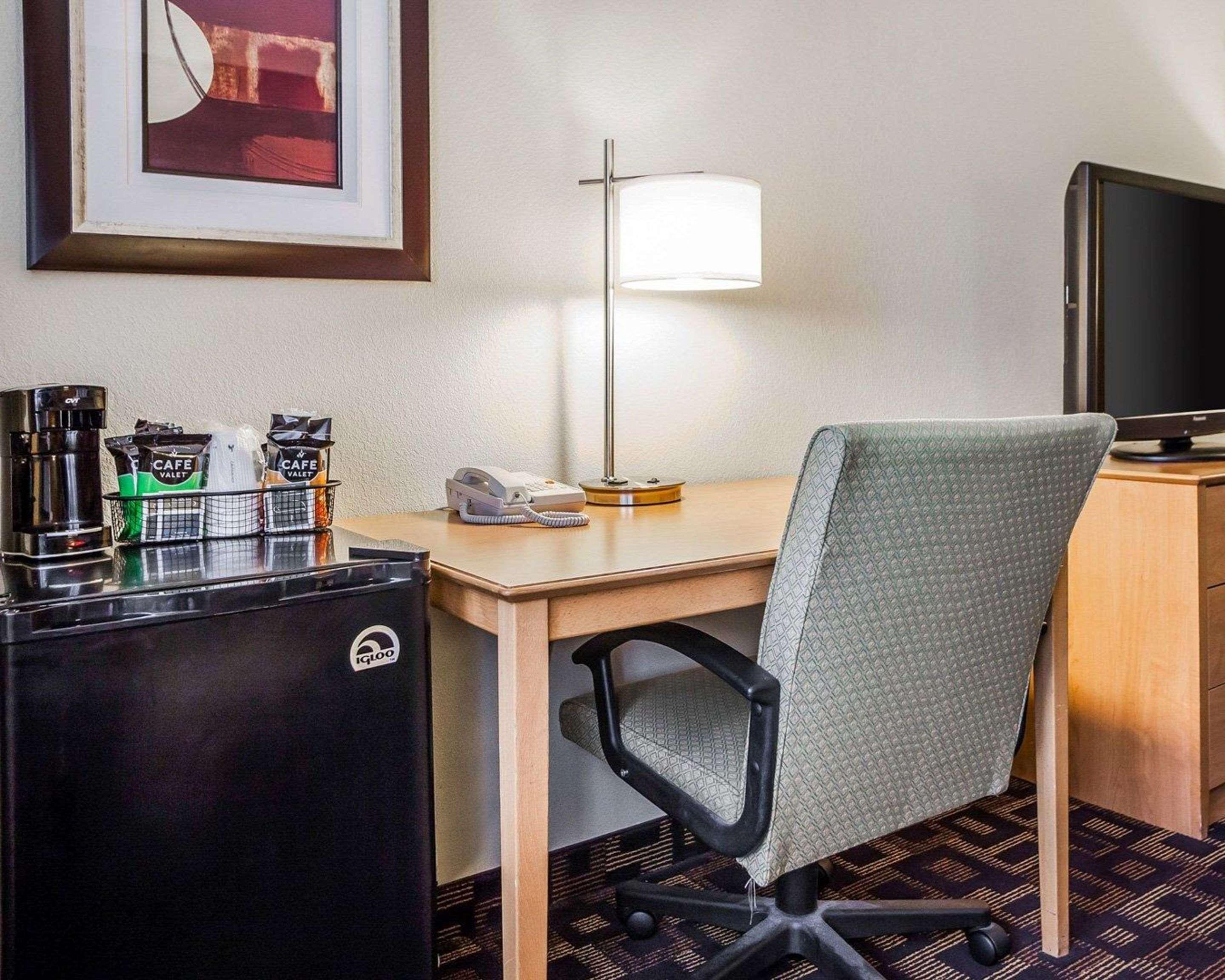 Quality Inn & Suites Des Moines Airport Ngoại thất bức ảnh