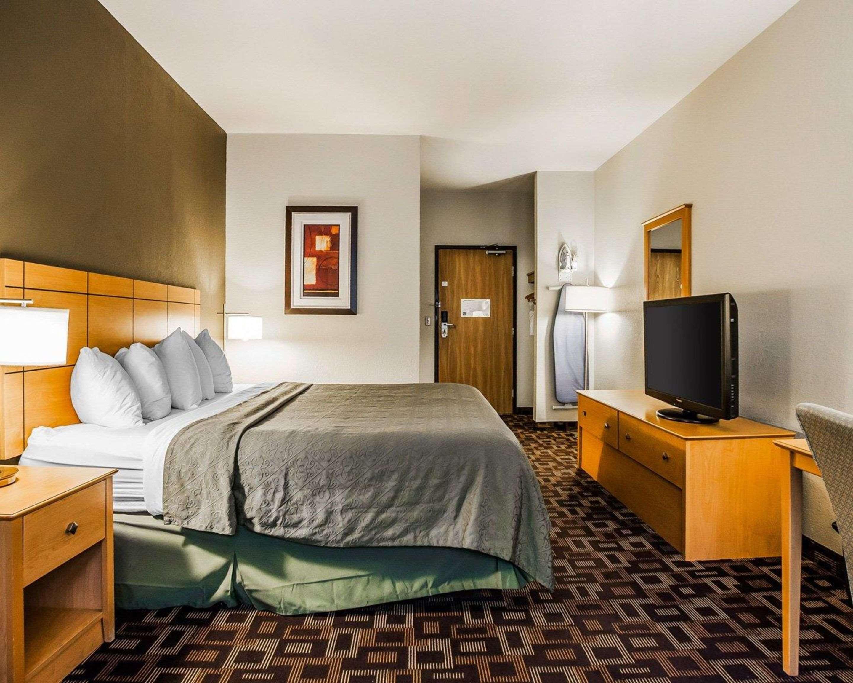 Quality Inn & Suites Des Moines Airport Ngoại thất bức ảnh