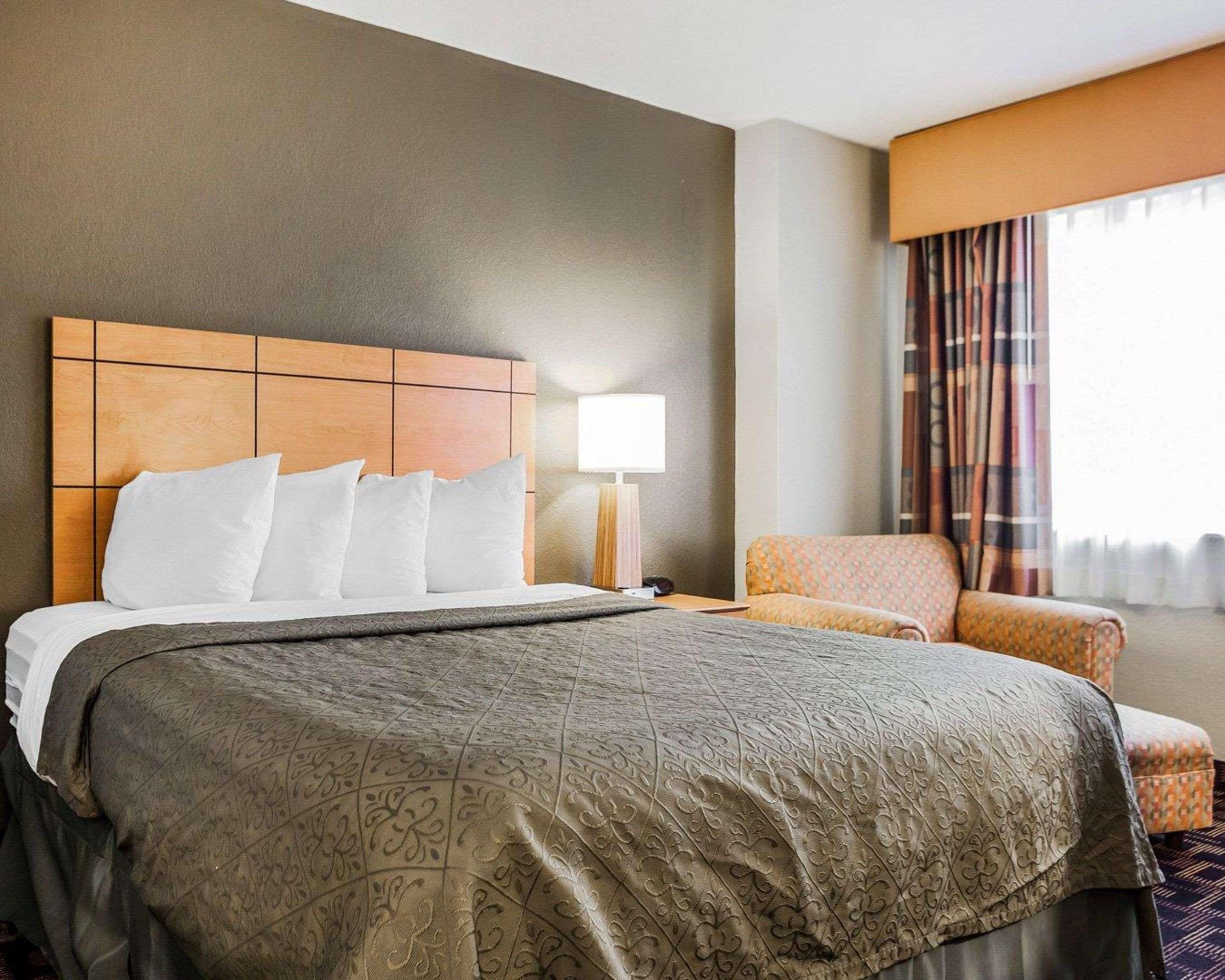 Quality Inn & Suites Des Moines Airport Ngoại thất bức ảnh