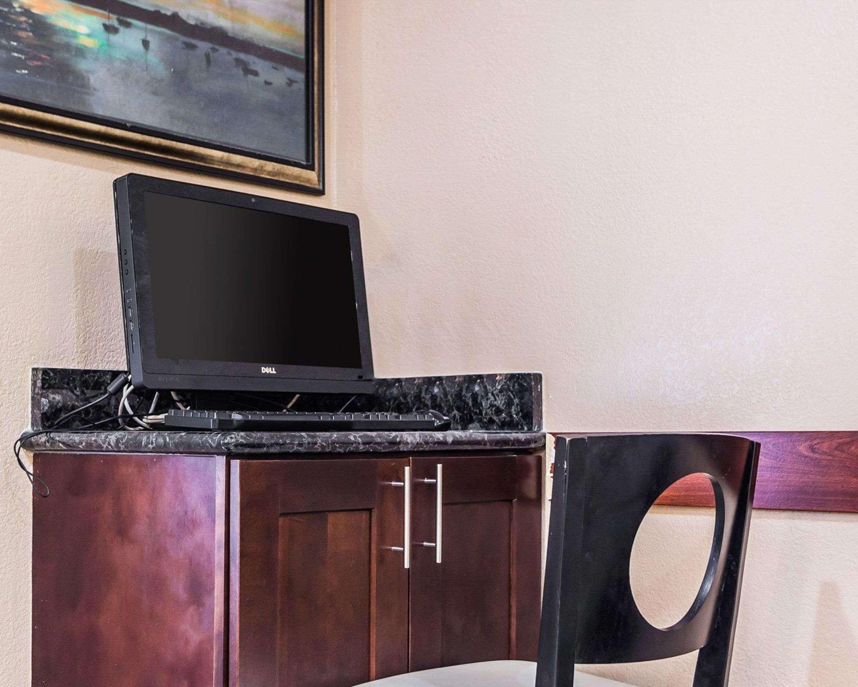 Quality Inn & Suites Des Moines Airport Ngoại thất bức ảnh