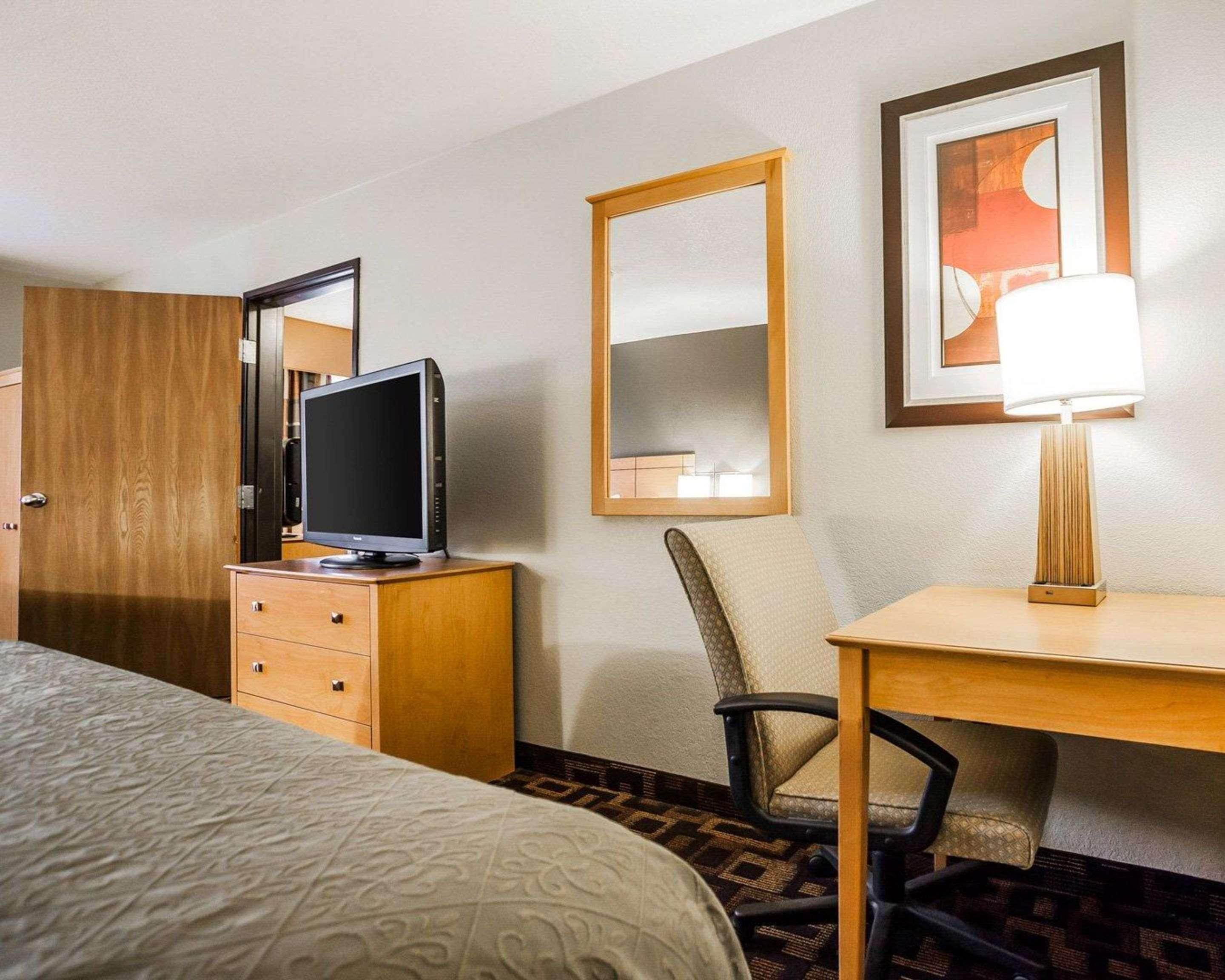 Quality Inn & Suites Des Moines Airport Ngoại thất bức ảnh