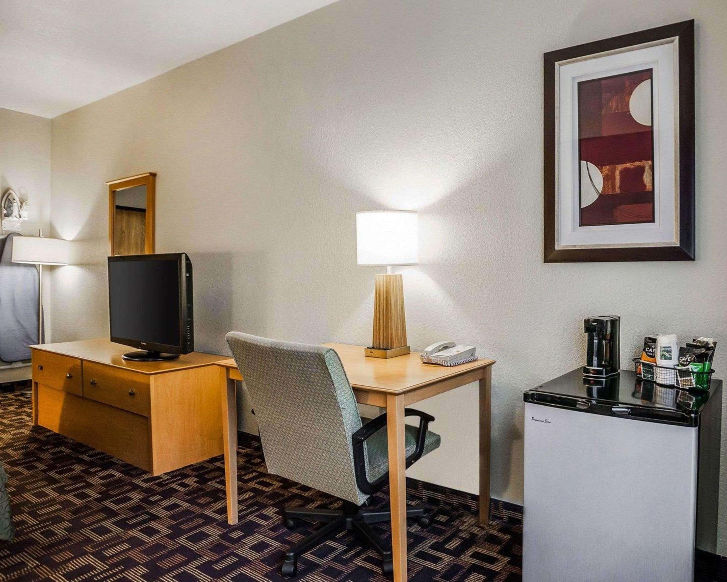 Quality Inn & Suites Des Moines Airport Ngoại thất bức ảnh