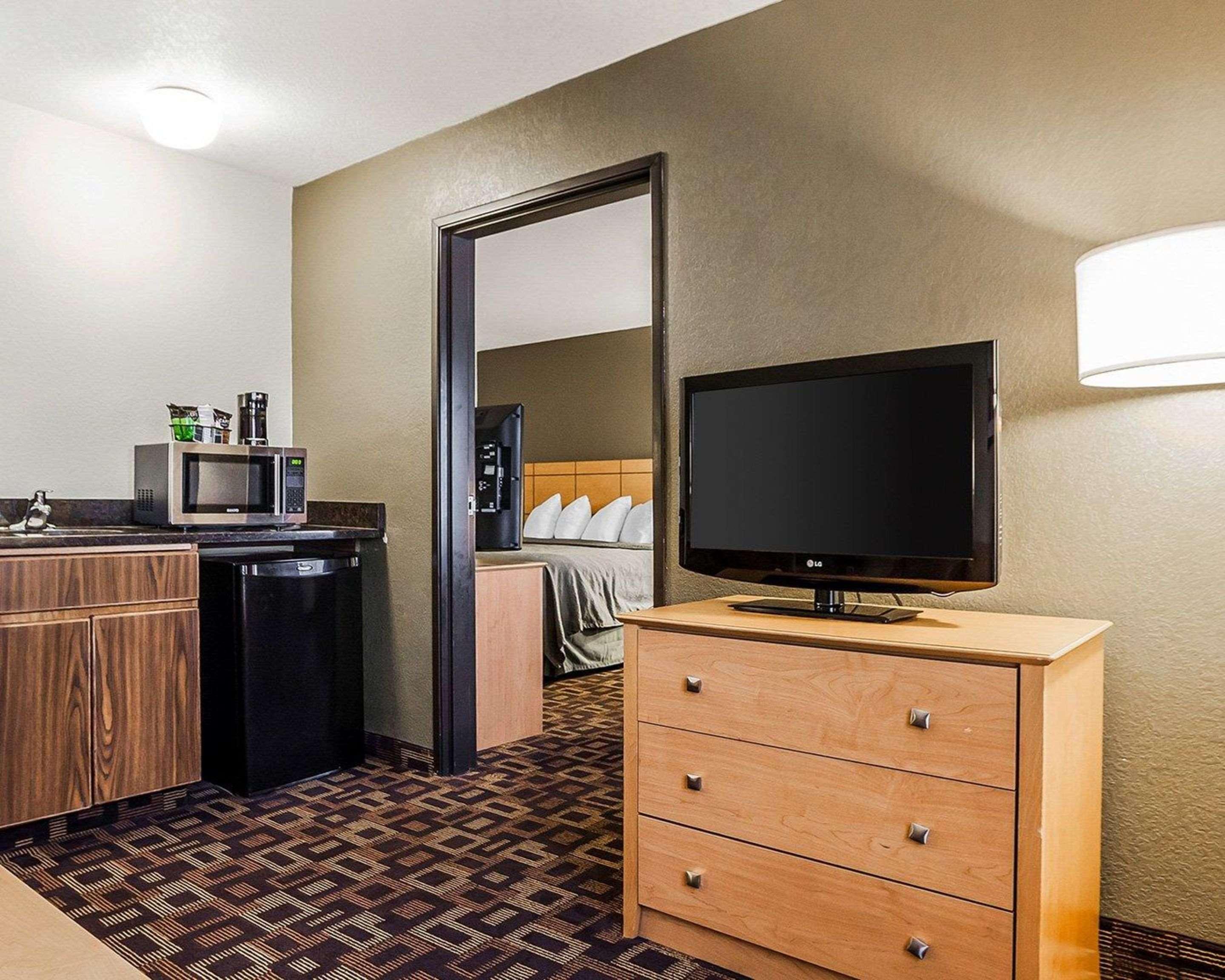Quality Inn & Suites Des Moines Airport Ngoại thất bức ảnh