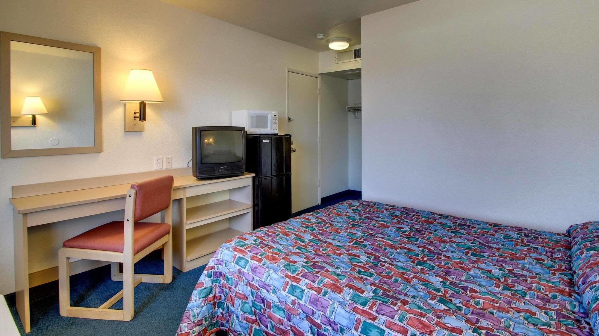 Quality Inn & Suites Des Moines Airport Ngoại thất bức ảnh