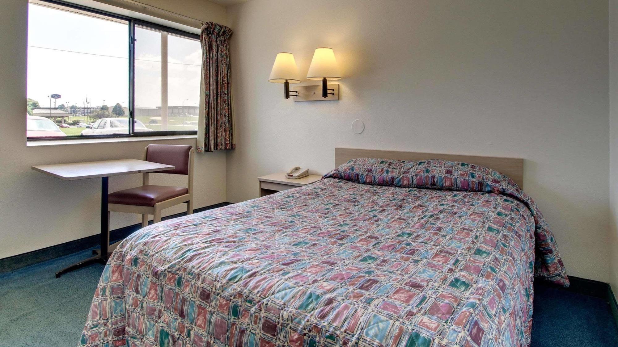 Quality Inn & Suites Des Moines Airport Ngoại thất bức ảnh